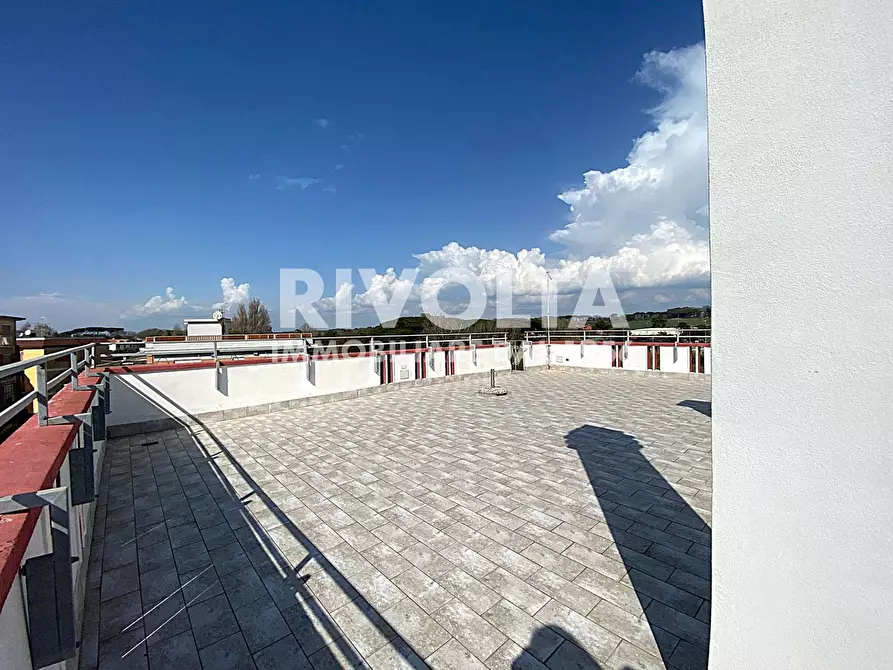 Immagine 23 di Attico in vendita  in Viale Ametista a Anzio