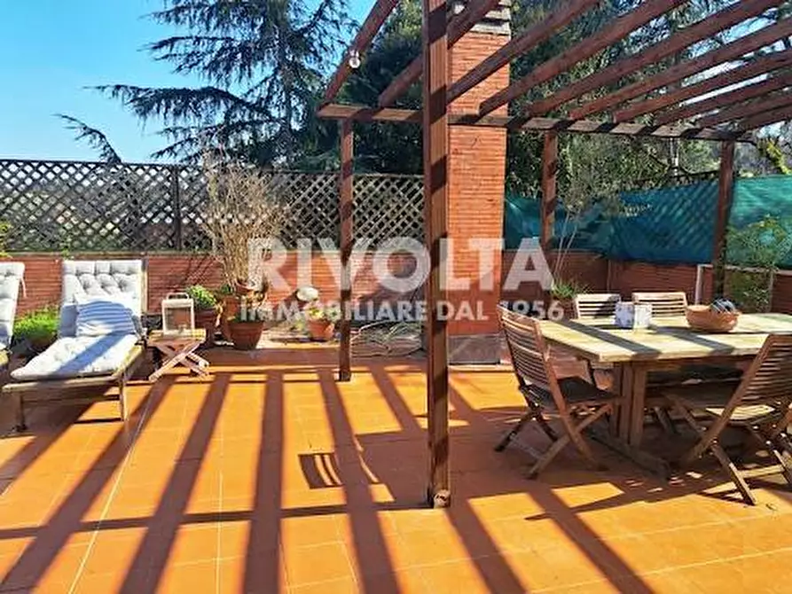 Immagine 4 di Appartamento in vendita  in Via della Mendola a Roma