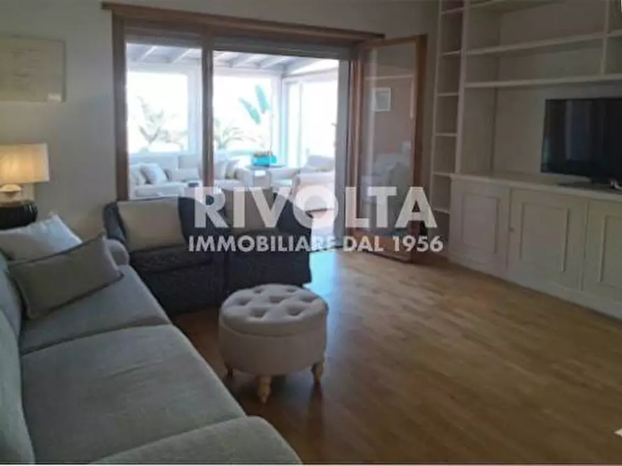 Immagine 7 di Appartamento in vendita  in Via della Mendola a Roma