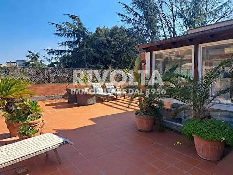 Immagine 8 di Appartamento in vendita  in Via della Mendola a Roma