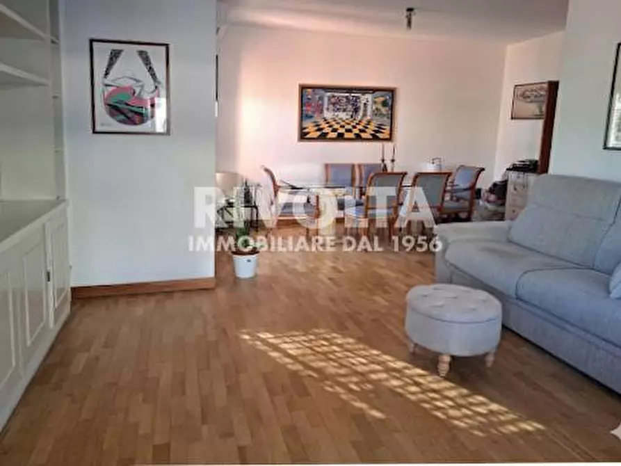 Immagine 9 di Appartamento in vendita  in Via della Mendola a Roma