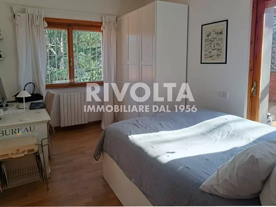 Immagine 11 di Appartamento in vendita  in Via della Mendola a Roma