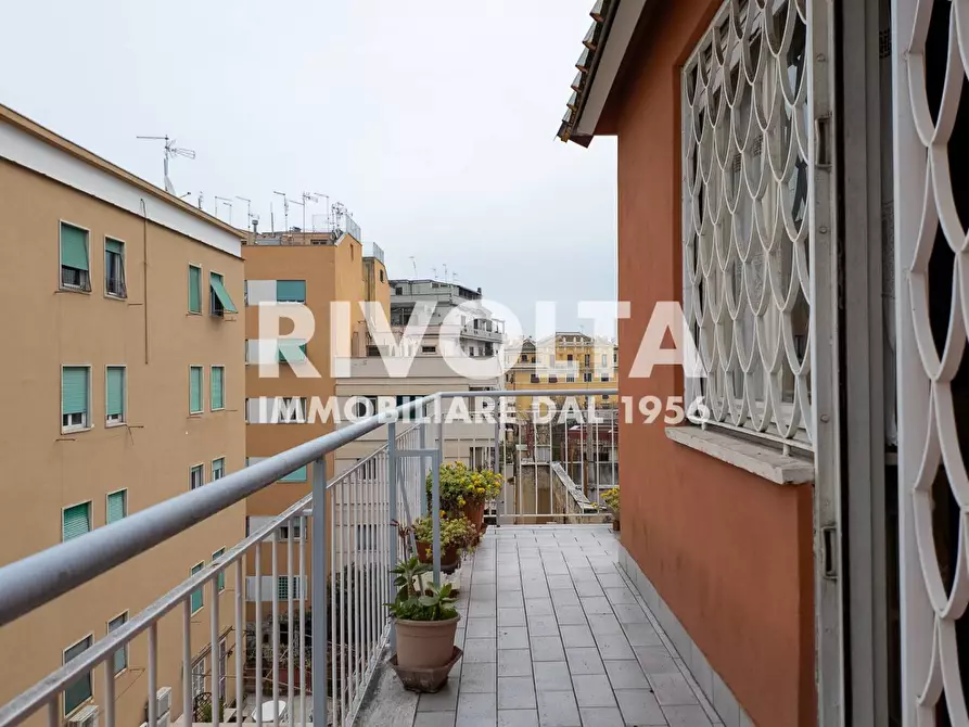 Immagine 40 di Appartamento in vendita  in Via Volterra a Roma