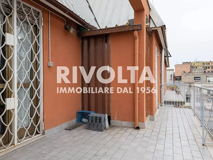 Immagine 39 di Appartamento in vendita  in Via Volterra a Roma