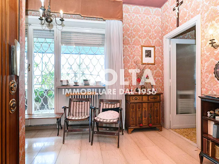 Immagine 2 di Appartamento in vendita  in Via Volterra a Roma