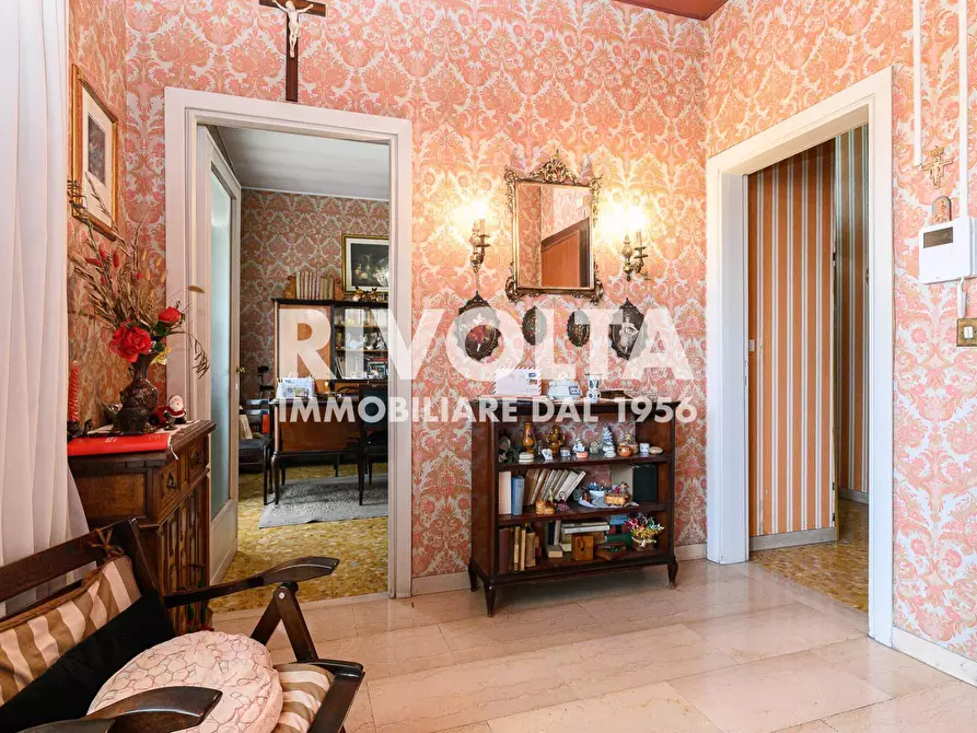 Immagine 3 di Appartamento in vendita  in Via Volterra a Roma