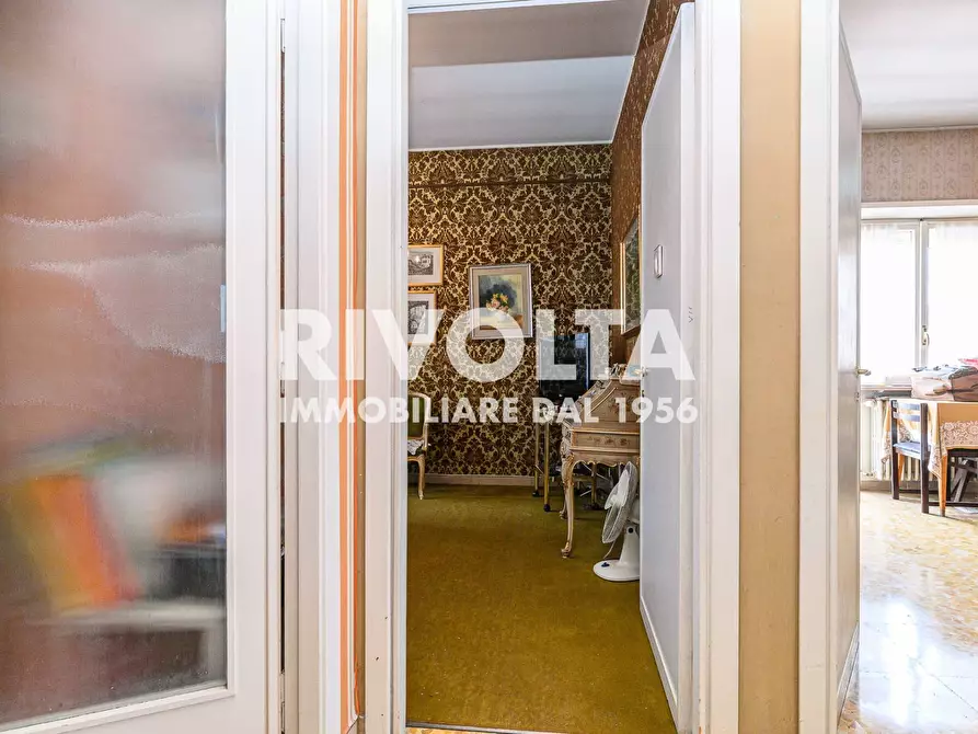 Immagine 11 di Appartamento in vendita  in Via Volterra a Roma