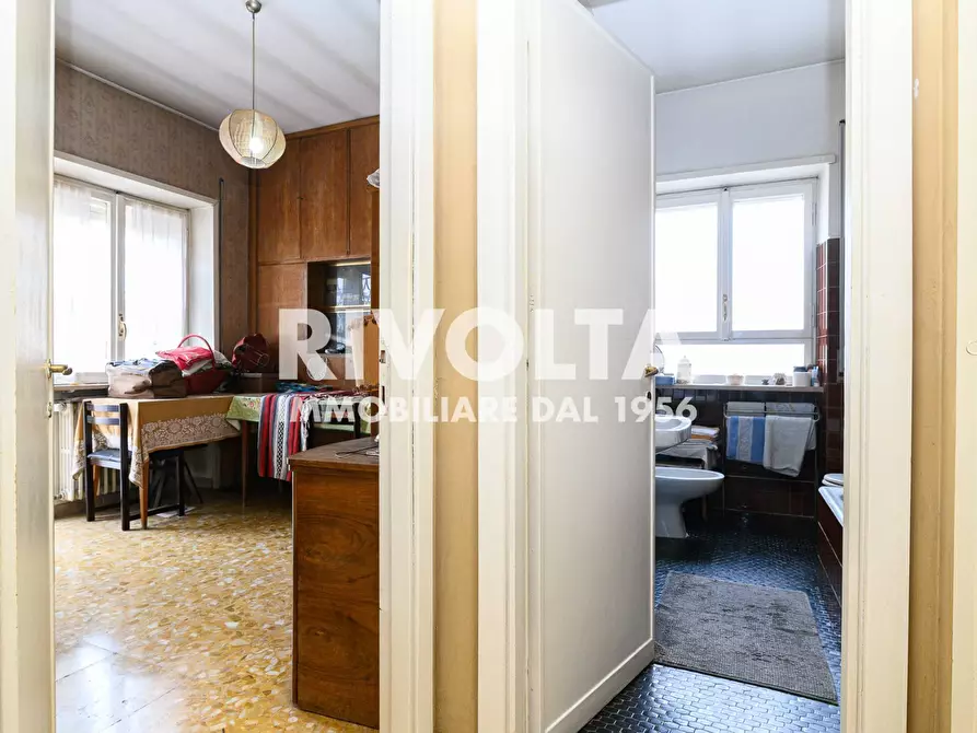 Immagine 13 di Appartamento in vendita  in Via Volterra a Roma