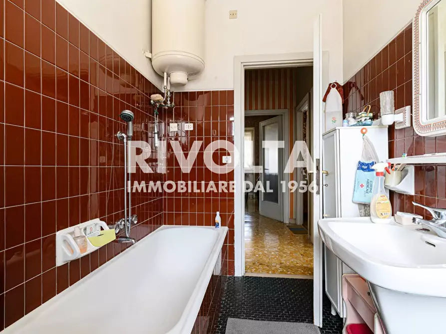 Immagine 31 di Appartamento in vendita  in Via Volterra a Roma