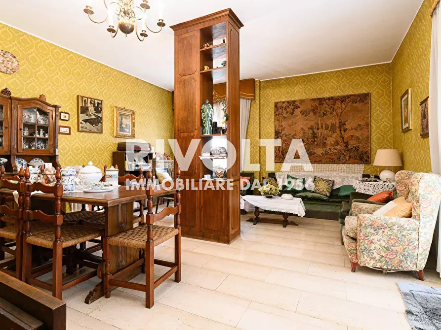 Immagine 4 di Appartamento in vendita  in Via Volterra a Roma