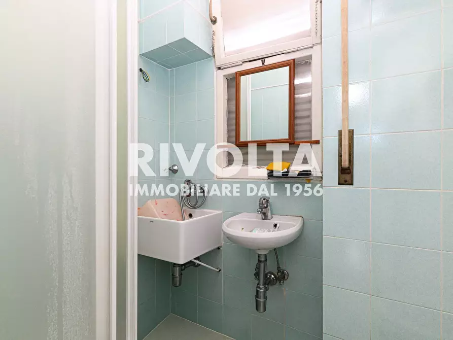 Immagine 32 di Appartamento in vendita  in Via Volterra a Roma