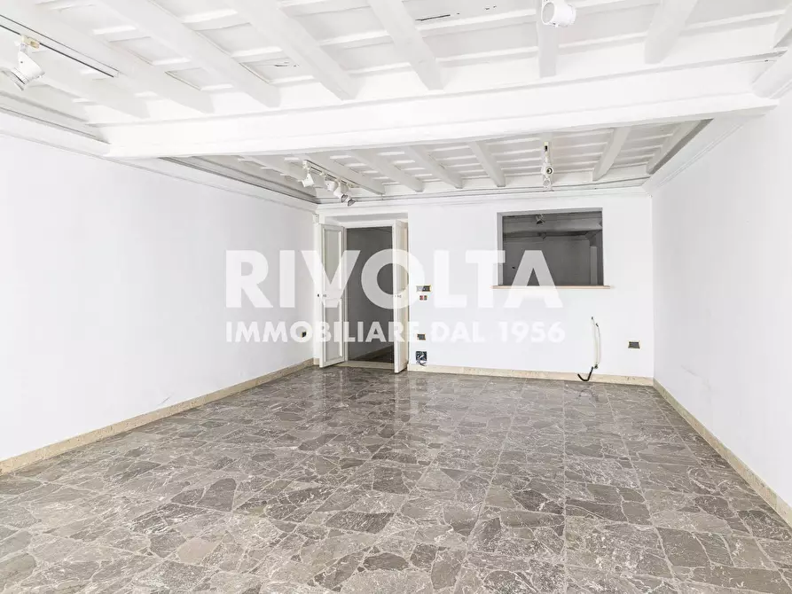 Immagine 14 di Locale commerciale in affitto  in via del babuino a Roma