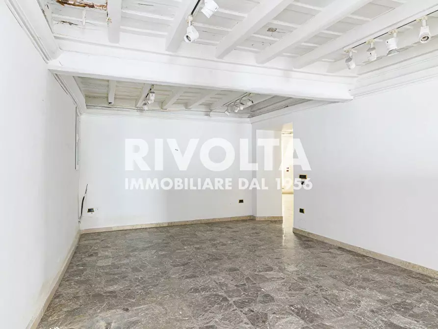 Immagine 16 di Locale commerciale in affitto  in via del babuino a Roma