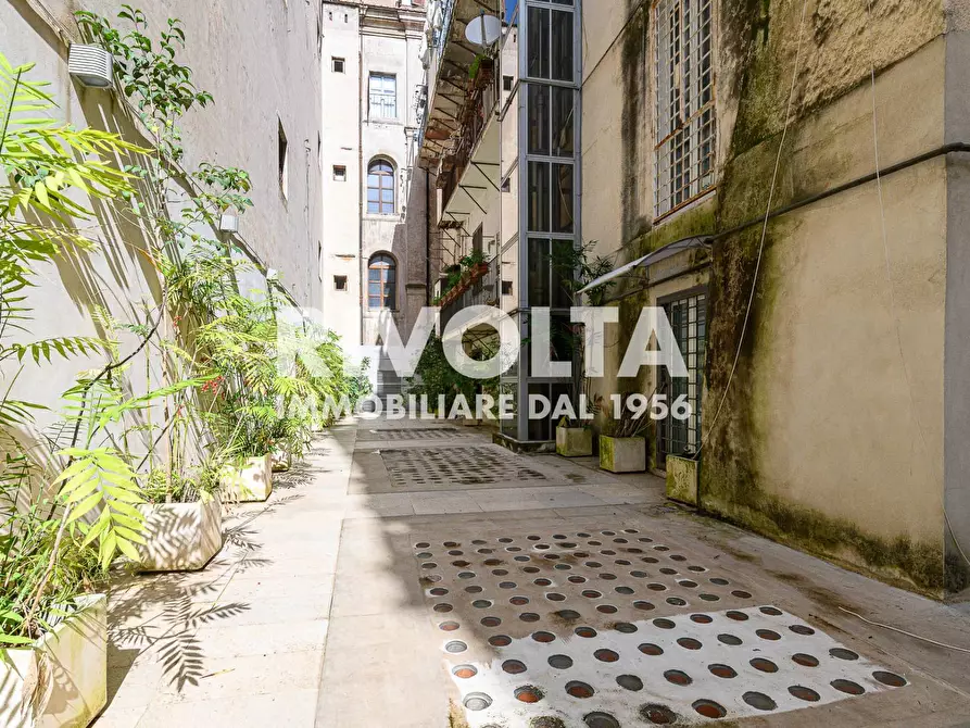 Immagine 19 di Locale commerciale in affitto  in via del babuino a Roma