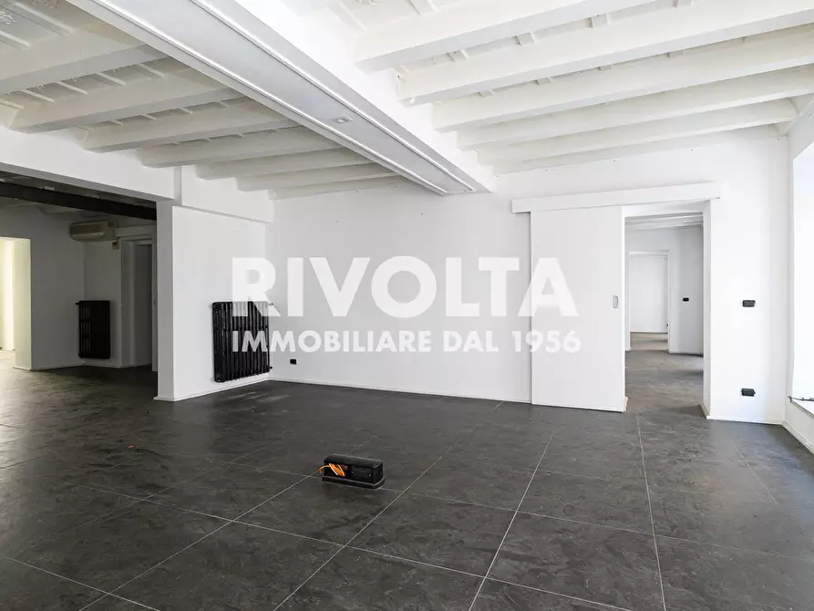 Immagine 7 di Locale commerciale in affitto  in Via Del Babuino a Roma