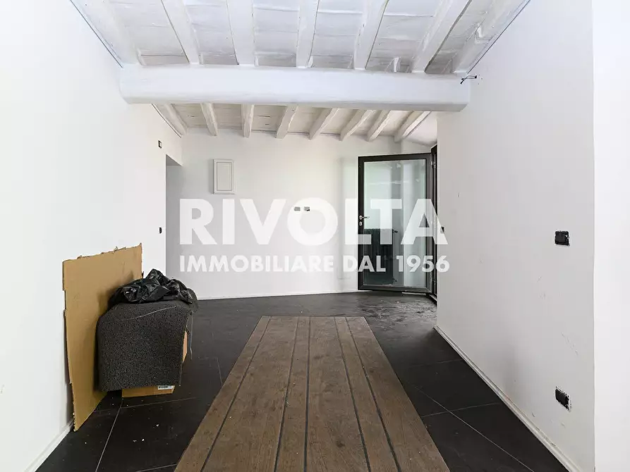 Immagine 10 di Locale commerciale in affitto  in Via Del Babuino a Roma