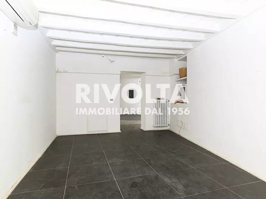 Immagine 13 di Locale commerciale in affitto  in Via Del Babuino a Roma