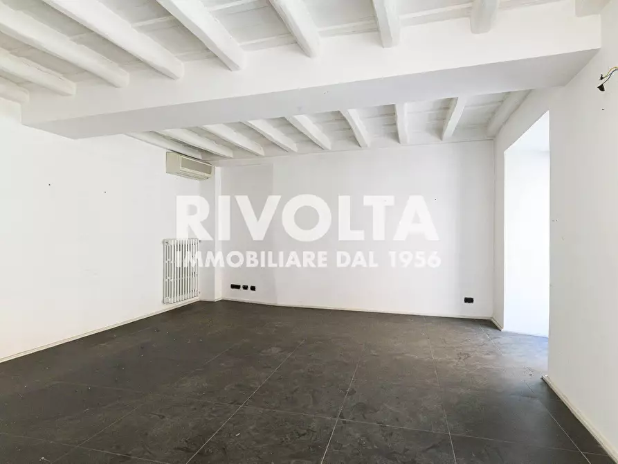 Immagine 15 di Locale commerciale in affitto  in Via Del Babuino a Roma