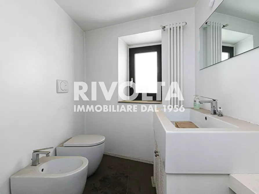 Immagine 29 di Locale commerciale in affitto  in Via Del Babuino a Roma