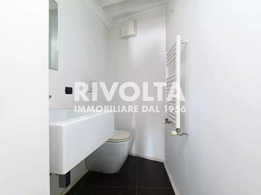 Immagine 27 di Locale commerciale in affitto  in Via Del Babuino a Roma