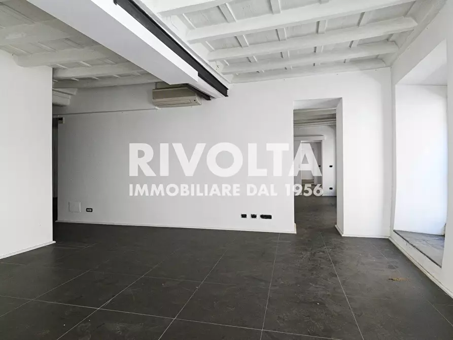 Immagine 24 di Locale commerciale in affitto  in Via Del Babuino a Roma