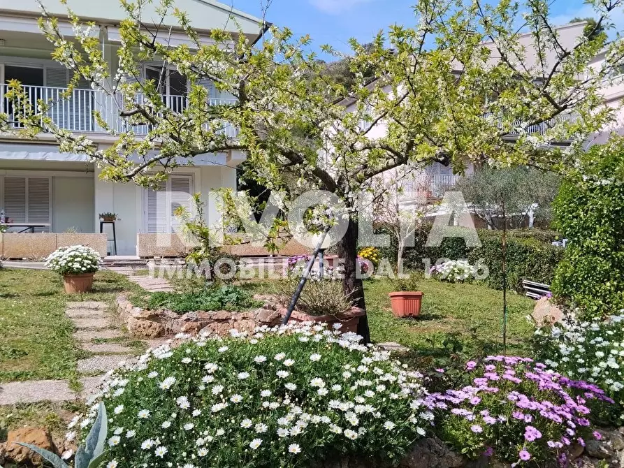 Immagine 16 di Appartamento in vendita  in via delle buche a Monte Argentario