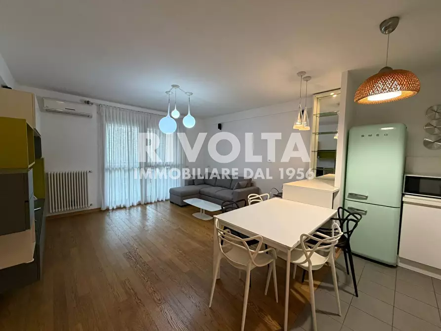 Immagine 21 di Appartamento in affitto  in via fernando colombo a Roma