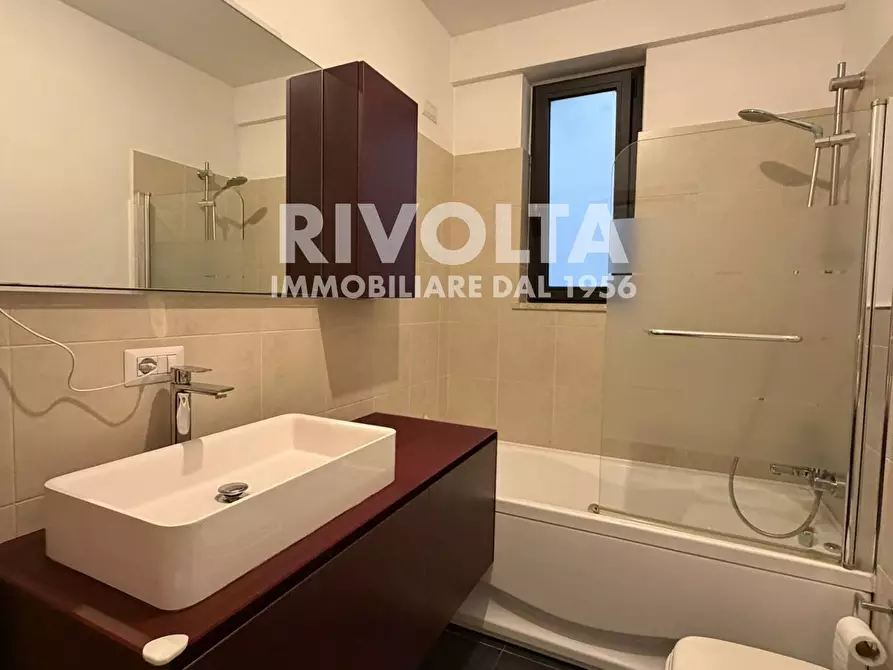 Immagine 23 di Appartamento in affitto  in via fernando colombo a Roma