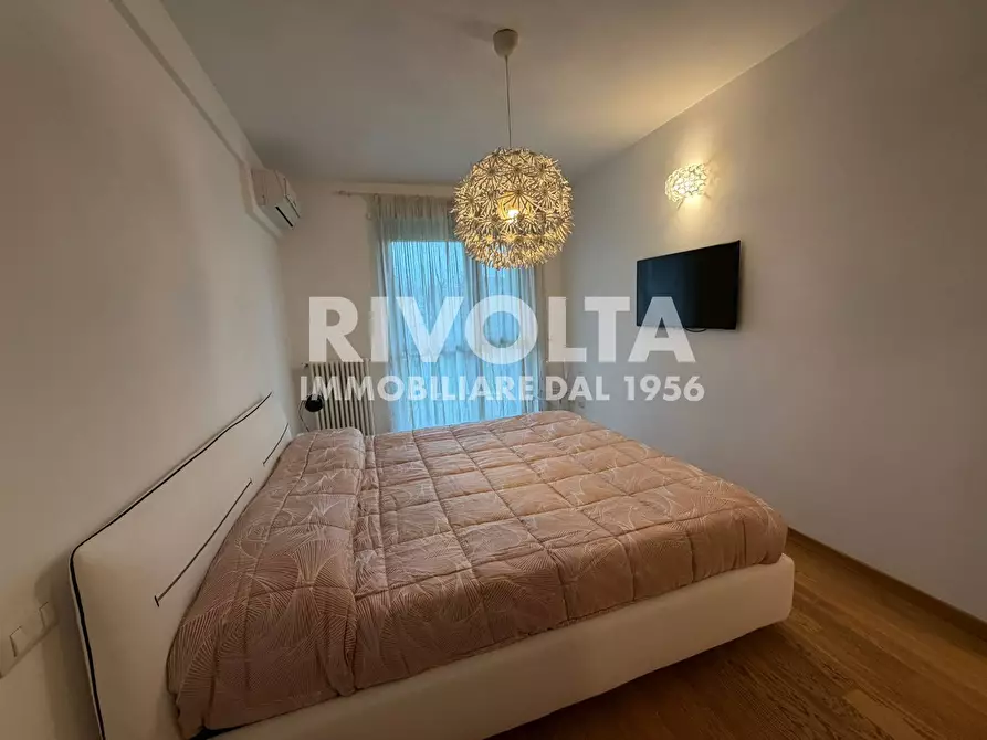 Immagine 33 di Appartamento in affitto  in via fernando colombo a Roma