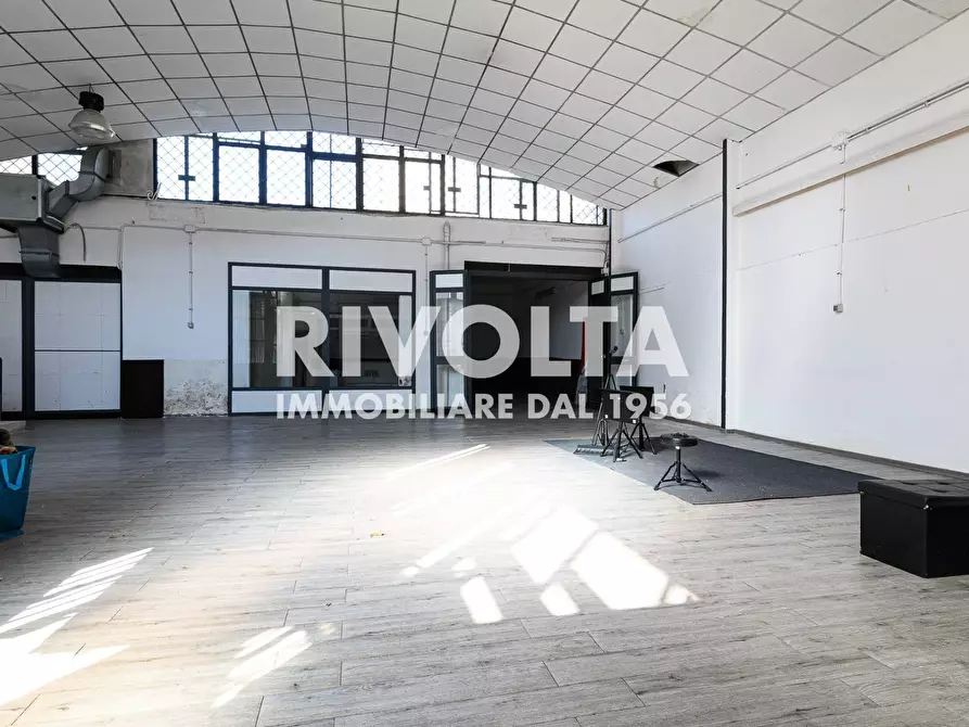 Immagine 4 di Locale commerciale in vendita  in via casilina a Roma