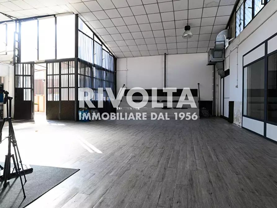 Immagine 6 di Locale commerciale in vendita  in via casilina a Roma