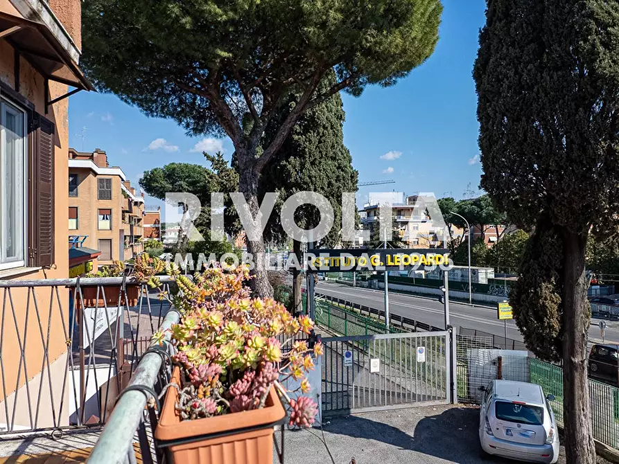 Immagine 3 di Appartamento in vendita  in Via Casilina a Roma