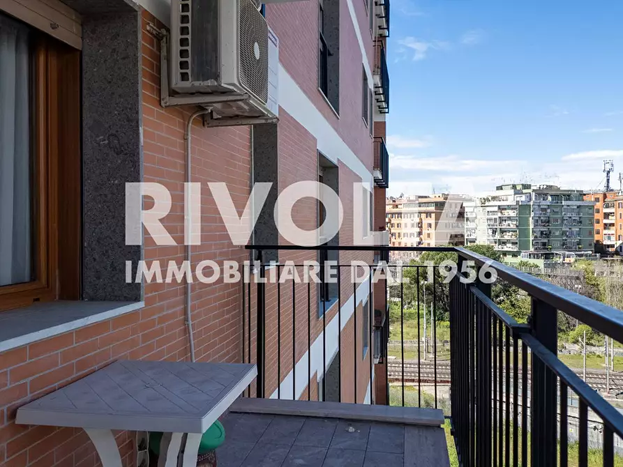 Immagine 2 di Appartamento in vendita  in Via Del Fornetto a Roma