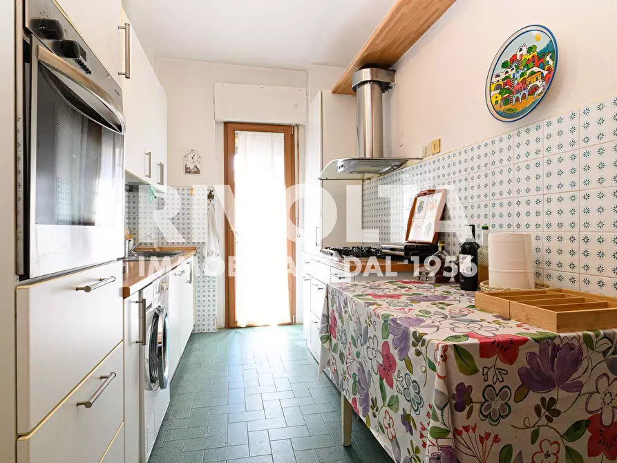 Immagine 12 di Appartamento in vendita  in Via Del Fornetto a Roma