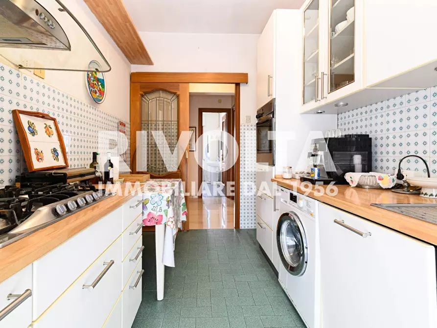 Immagine 15 di Appartamento in vendita  in Via Del Fornetto a Roma