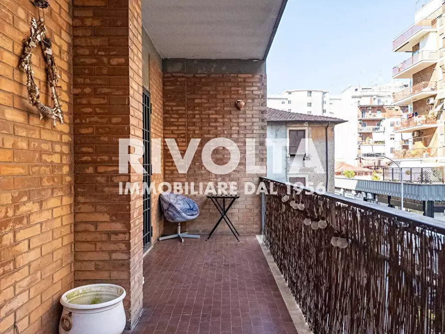 Immagine 3 di Appartamento in vendita  in Via Cupra a Roma