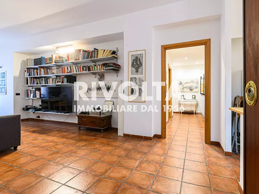 Immagine 11 di Appartamento in vendita  in Via Cupra a Roma