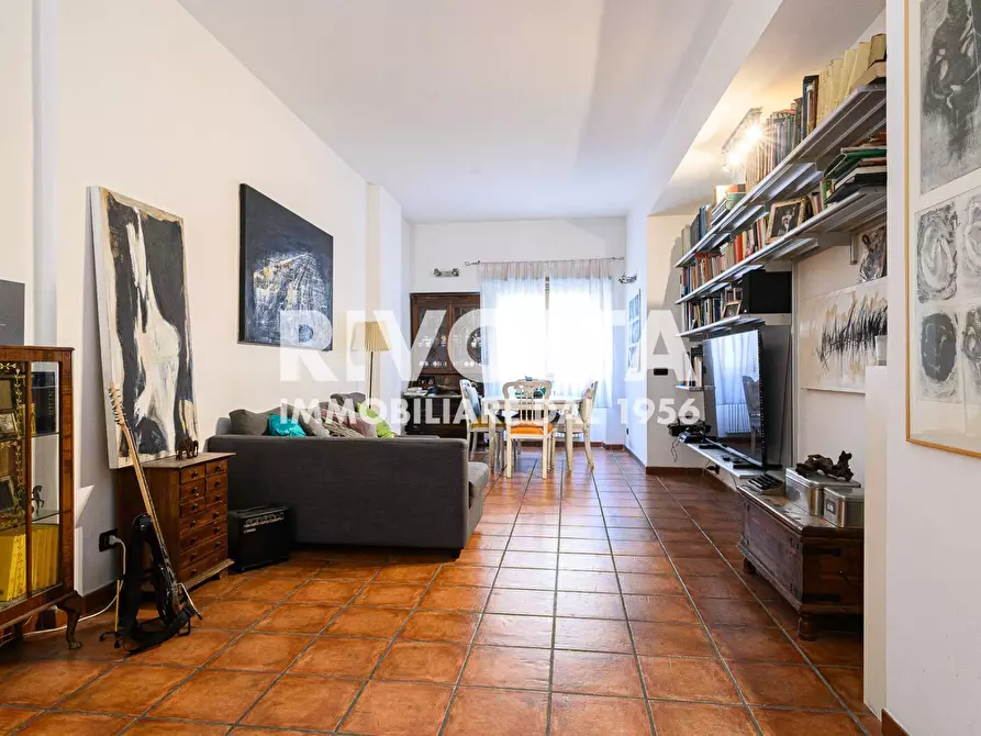 Immagine 12 di Appartamento in vendita  in Via Cupra a Roma