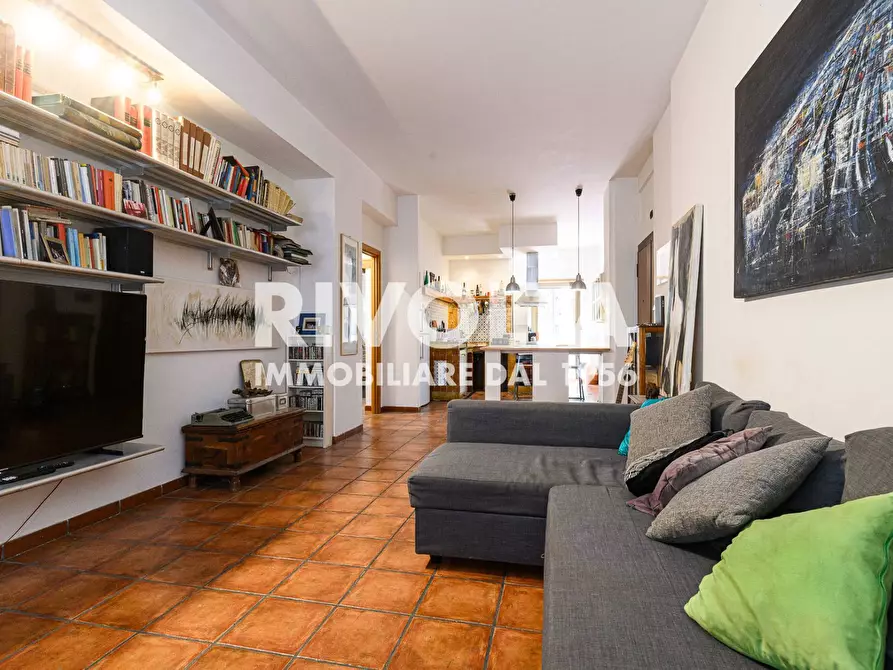 Immagine 14 di Appartamento in vendita  in Via Cupra a Roma