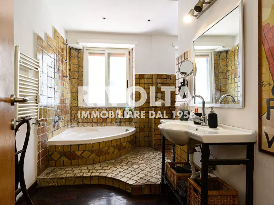 Immagine 22 di Appartamento in vendita  in Via Cupra a Roma