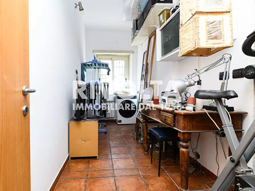 Immagine 29 di Appartamento in vendita  in Via Cupra a Roma