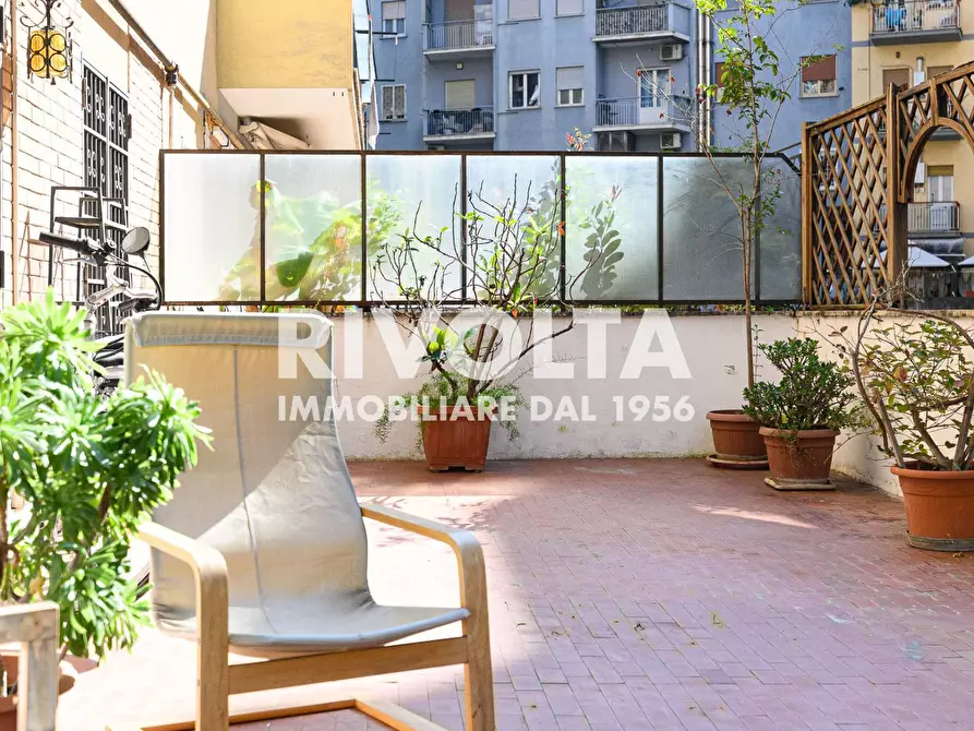 Immagine 40 di Appartamento in vendita  in Via Cupra a Roma