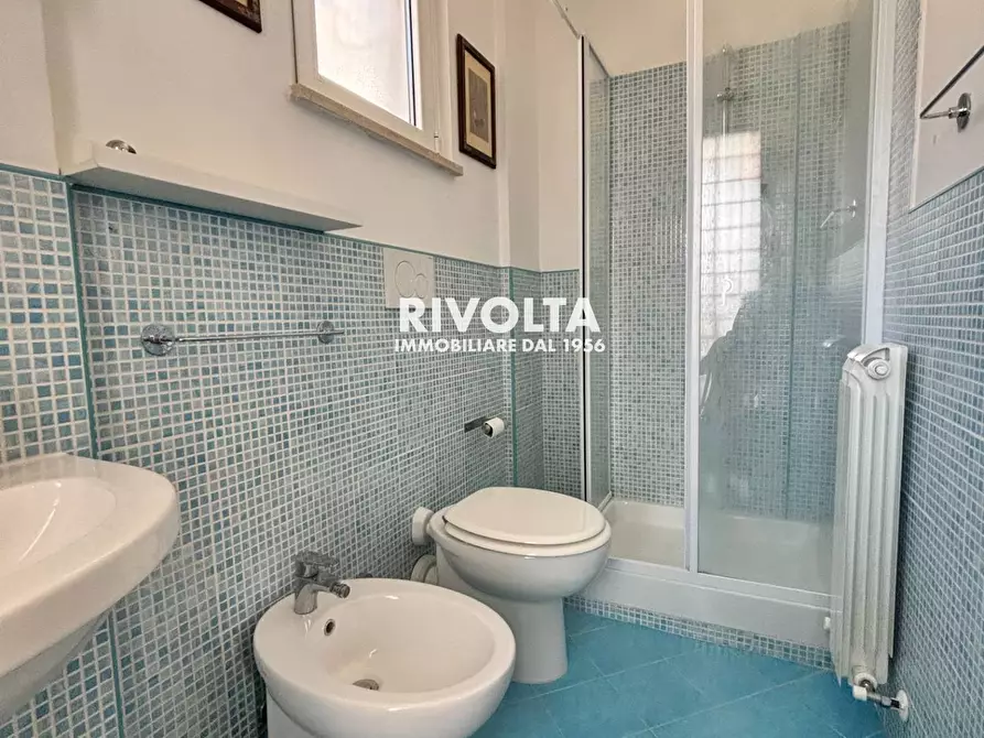 Immagine 12 di Villa in vendita  in Via Varazze a Fiumicino