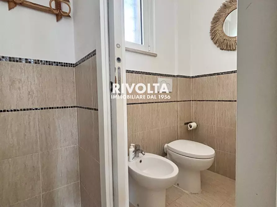 Immagine 14 di Villa in vendita  in Via Varazze a Fiumicino