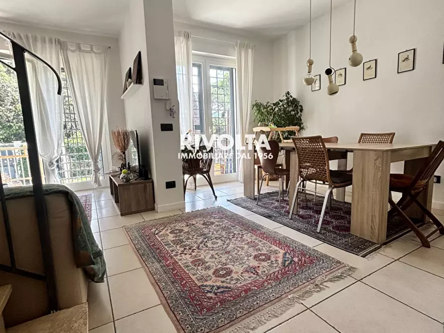 Immagine 4 di Villa in vendita  in Via Varazze a Fiumicino