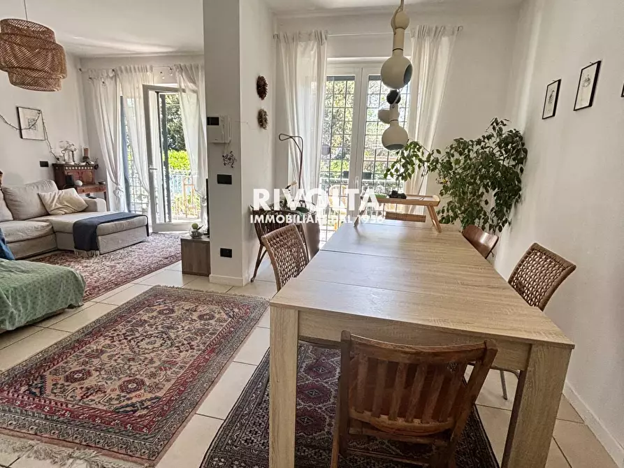 Immagine 5 di Villa in vendita  in Via Varazze a Fiumicino