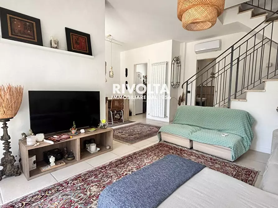 Immagine 6 di Villa in vendita  in Via Varazze a Fiumicino