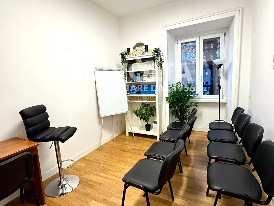 Immagine 38 di Ufficio in affitto  in Via Pavia a Roma