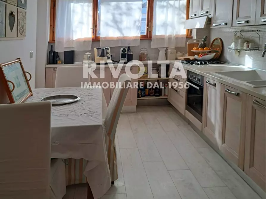 Immagine 23 di Appartamento in vendita  in Via della Mendola a Roma