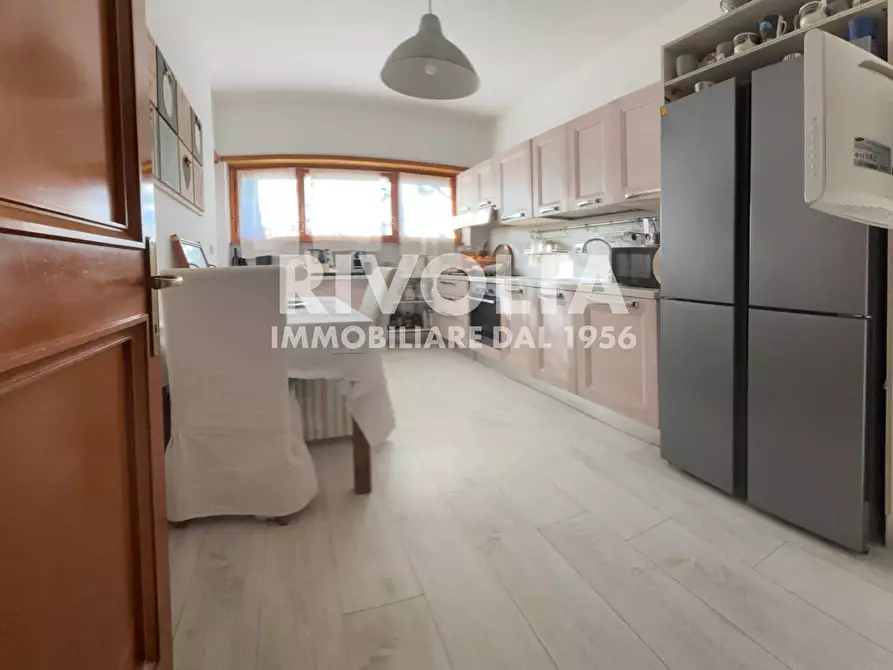 Immagine 25 di Appartamento in vendita  in Via della Mendola a Roma